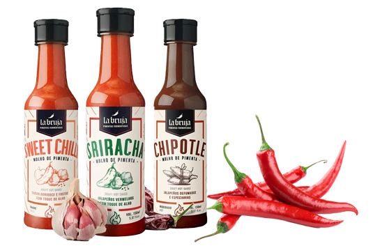 man-wearing-virtual-reality-headset-at-home-D7AYCTV-2